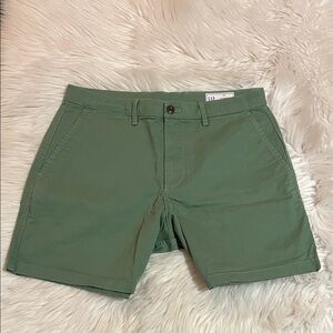 GAP Men's Olive Flat Front Shorts